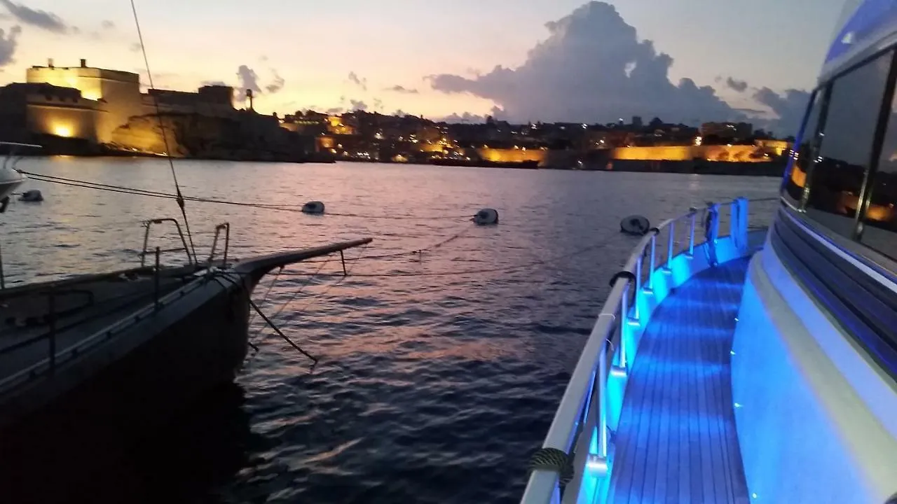 Riti Yacht Hotel Kalkara Botel